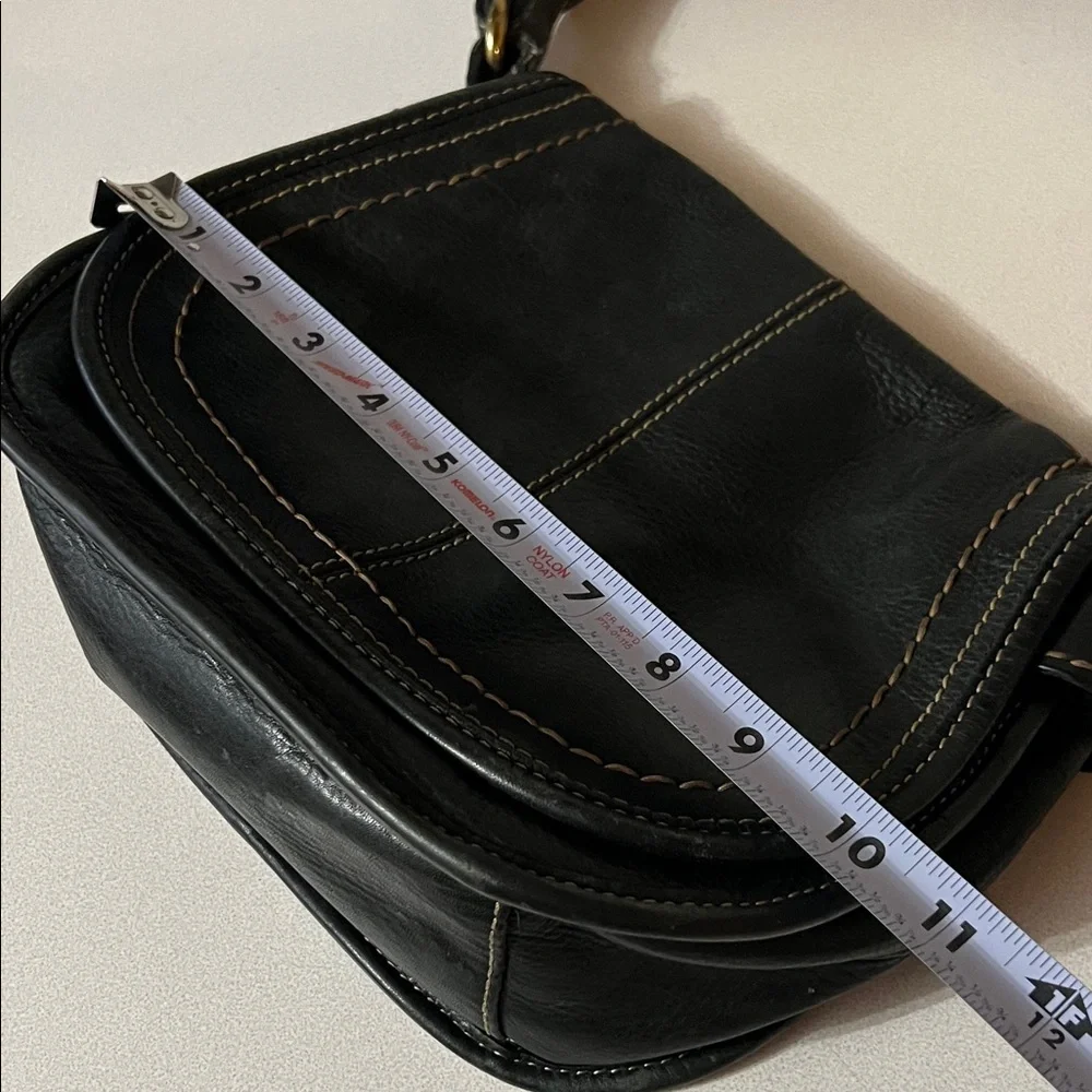 Fossil shoulder Bag with Contrast Stitching